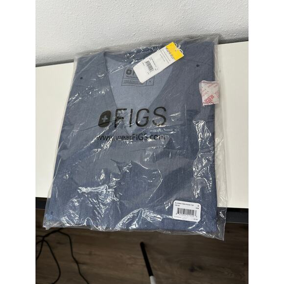 NWT Blue Denim Casma 3 Pocket Classic Fit V-Neck Scrub Top S - Picture 2 of 7